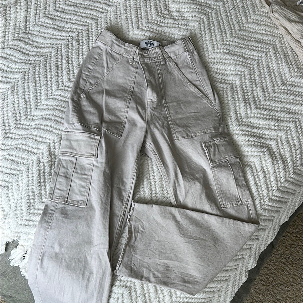 Hollister Light Khaki Cargo Pants